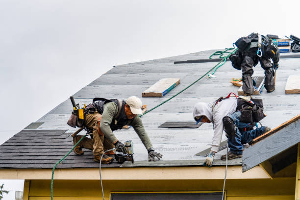 Professional Gutter Installation technician working in Barrytown, NY